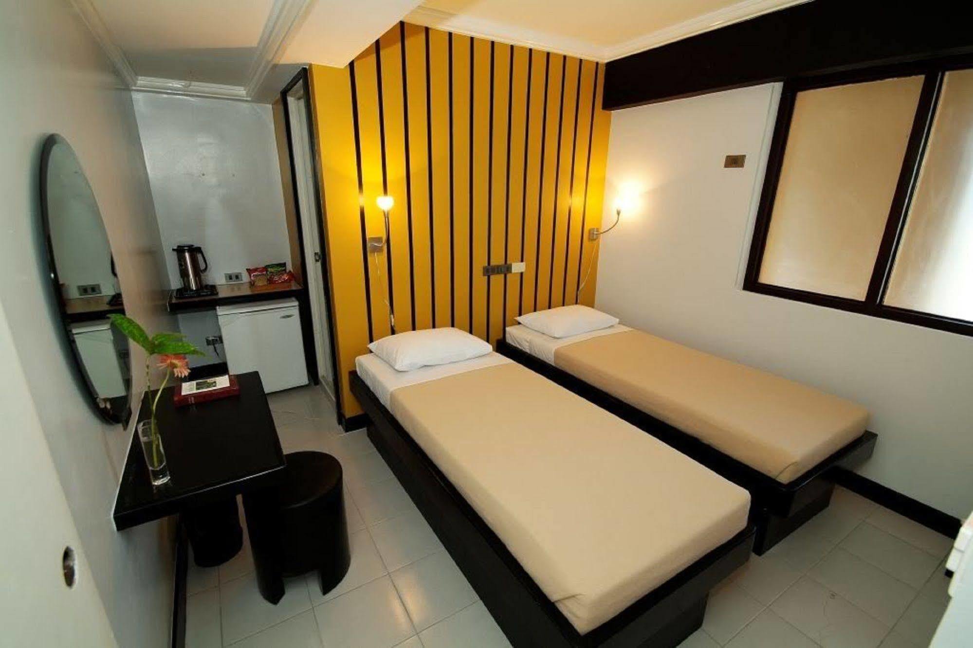 The Legend Palawan Otel Puerto Princesa Dış mekan fotoğraf